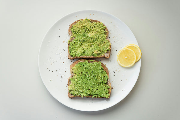 Toast aux crevettes et à l’avocat