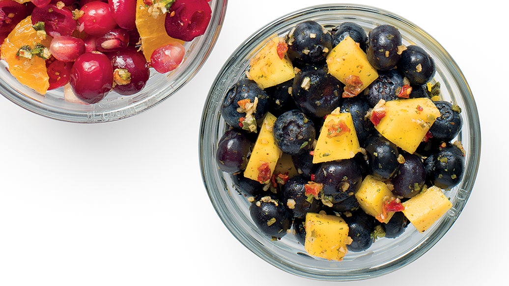 Salsa à la mangue et aux bleuets