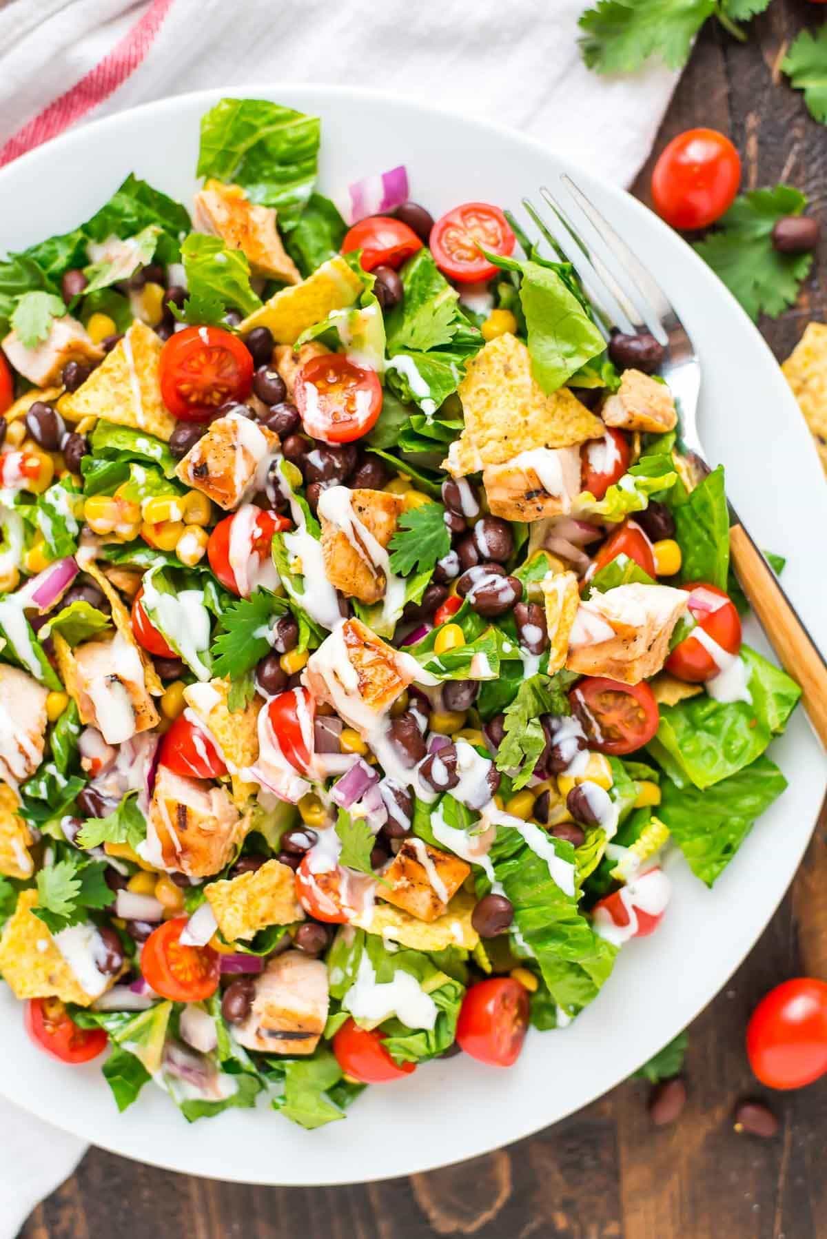 Salade repas au poulet BBQ