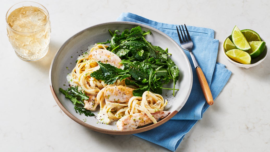 Pâtes Alfredo crémeuses au poulet et à la lime