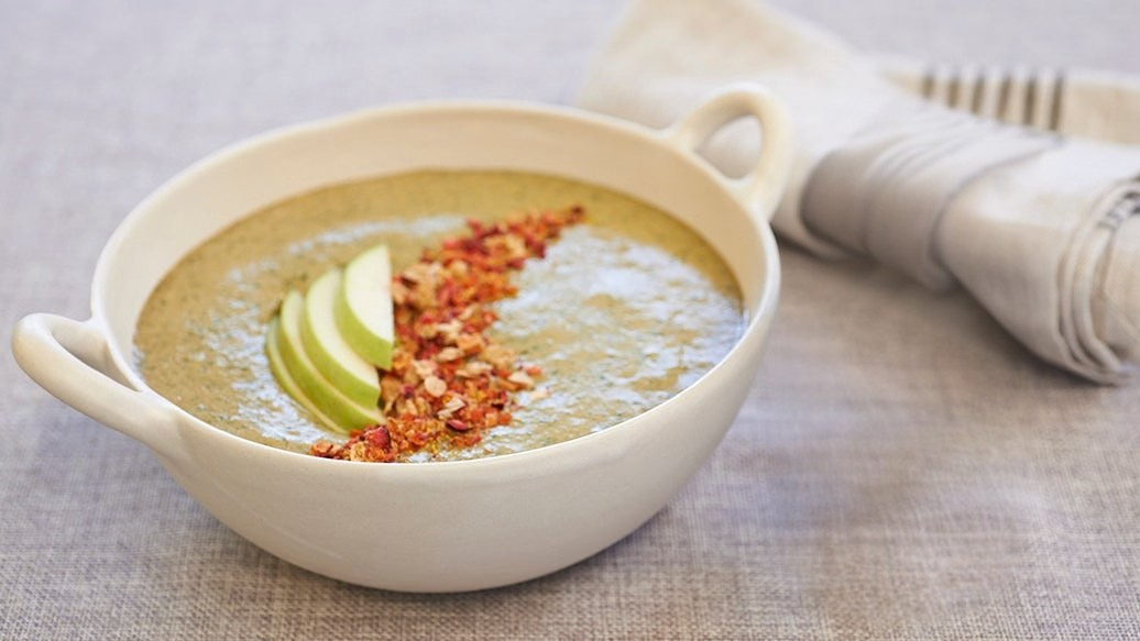 Baked Apple Pie Smoothie Bowl